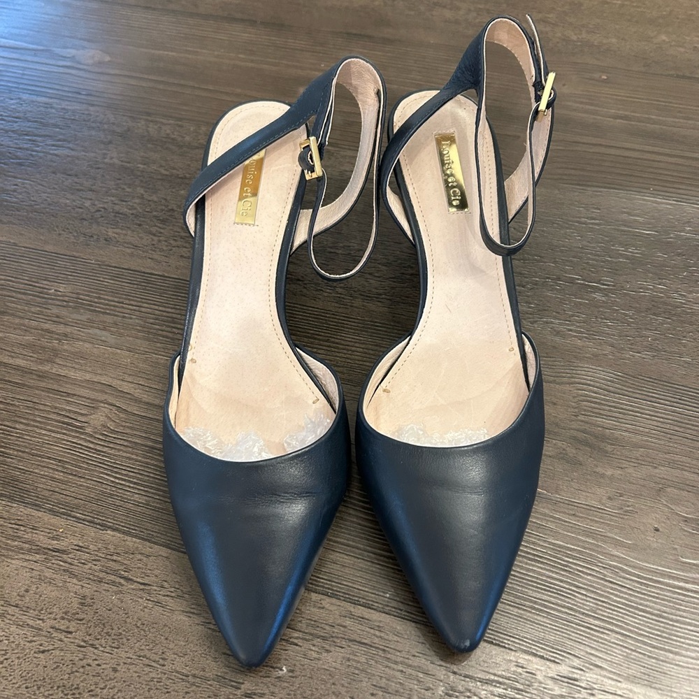 Louise et Cie navy blue 9 1/2M ankle strap heels